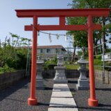 墳丘から降りた恋路稲荷神社